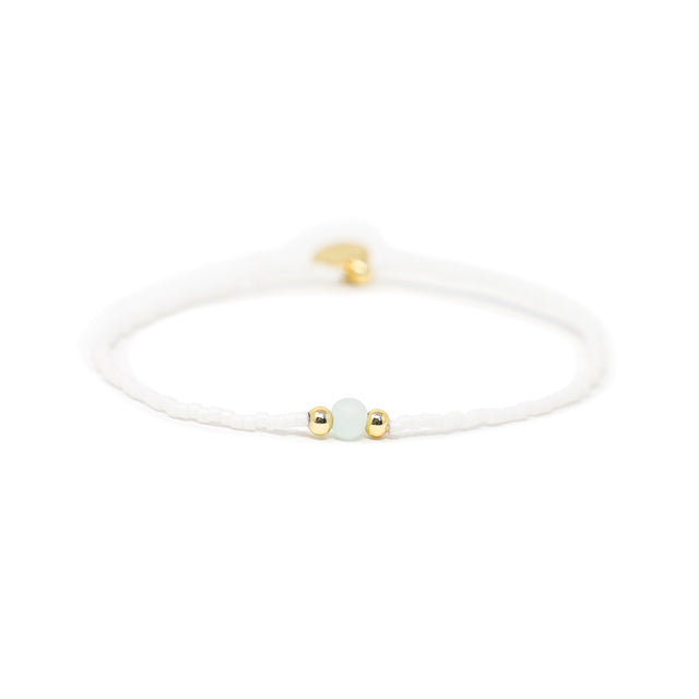White w/ Seaglass & Gold Stretch Bracelet