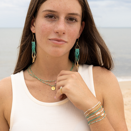 Pearl w/ Sea Mist Stretch Bracelet in Gold